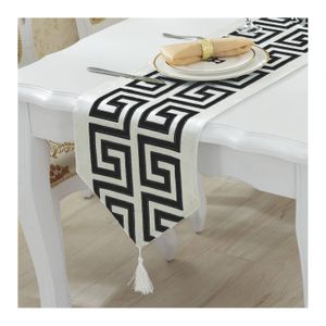 Table Runner Polyester tablecloths are used to cover rectangular tablecloths with dining table cloths home kitchens party decorations velvet fabrics 230408