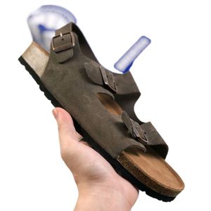 Kapcia Boston Clogs Designer Sandal Sneakers Clog Sandals Mężczyźni Slajdy Slajdy Czarne białe zamszowe skórzane paski platforma Platforma Falt
