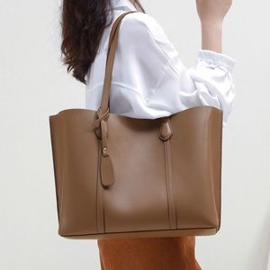 Novo tipo de bolsa feminina de grande capacidade, elegante e simples, de um ombro, versátil para trabalho, portátil, para encontros