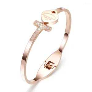 Primavera plateada Zircon del acero inoxidable de la mariposa de la moda de la venta al por mayor de la fábrica del brazalete para las mujeres