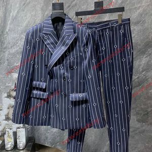 2023 メンズスーツブレザー洋装デザイナー男性ブレザー秋の高級生き抜くコートスリムフィットカジュアルレターパッチワークプリントレディースファッションドレススーツパンツ