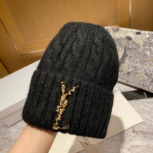 Tasarımcı Beanie Luxury Hat Beanie Kafatası Kapağı Erkekler ve Kadınlar İçin Uygun Sonbahar Kış Şapkası Sıcaklık Trendi Açık Mekan Çok renkli moda