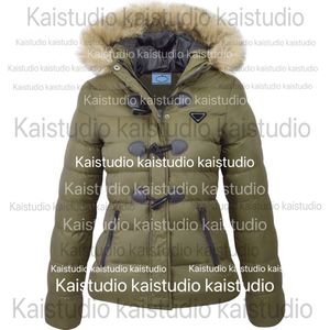 2023 Autunno/Inverno Design Abito in cotone Abito corto da donna con cappuccio caldo versatile Cappotto casual Cappotto in cotone da donna con bottoni in corno di mucca