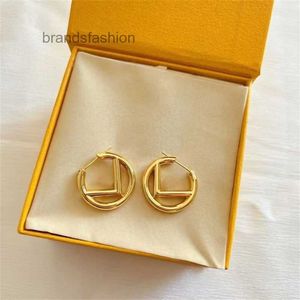 Kvinnor Premium Gold Designer Stud örhänge Varumärkesbrev Designörhängen Fashion Jewelry