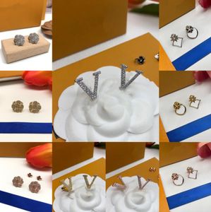 Novo estilo Refinamento Stud Moda Feminina Diamantes Ears Studs Moda Simples 925 prata Jóias Brinco Mulher Elegância todos os dias Festa de Casamento Presentes Jóias