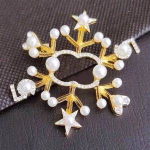 Christmas Gift Brooches Designer Pin Brand Letter Brooch Pins High Quality Gold Plated Sier Inlaid Crystal Pearl Classics52
