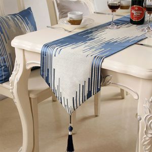 Bordslöpare nordisk stil mjuk polyester skrivbordsflödeskanal smal bordsduk kaffesäng flödeskanal med tofsar som används för bröllopsdekoration 230408