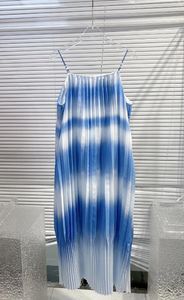 Casual klänningar 2023 Kvinnor Fashion Sleeveless Tube Top Gradual Change Long Blue Dress 0530