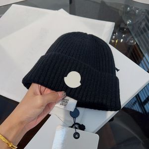 Cappello senza tesa da uomo 2023 Cappello senza tesa da donna in lana tinta unita Cappello lavorato a maglia Lettera Autunno e inverno Cappello caldo per il tempo libero Moda 24 colori