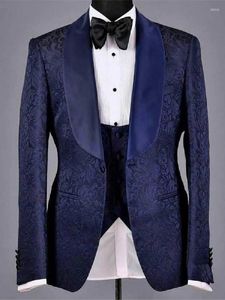 Erkek takım elbise erkek takım elbise 3 adet jakard blazer yelek siyah pantolon tek düğme şeffaf saten yaka iş düğün damat özel kostüm