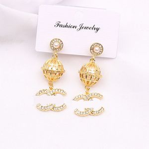 Designer Luxury 18k Gold Plated Stud Earring för eleganta kvinnliga designers Double Fashion Pendant Jewelry Wedding Party Gift High Quality 13Style