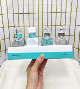 In Stock luxury Brand Women Perfume 30ml with 4pcs 3pcs Set Eau De Parfum Long Lasting Smell EDP Woman Cologne Spray 4 in 1 Kit Fr2685379
