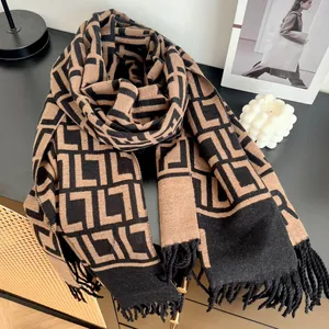 Lyxdesigner halsdukar kvinnor stickad halsduk vinter wraps varm sjal pashmina smidig och tunn klassisk dubbel bokstav vintage mens halsduk brown 180*30