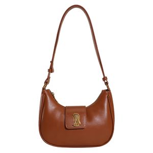 Märke 24SS Day Packs New Fashion Handbag Women's Tote Bag Leisure Axel Bag Gril Outdoor Travel Bag