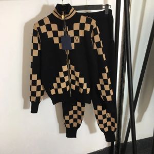 Örme Kadın Takipleri Giysiler Kadın Te Sweatshirts Mens Designer Trailsuit Coats veya Pants Giyim Örme Sweater 2 Parça Takım