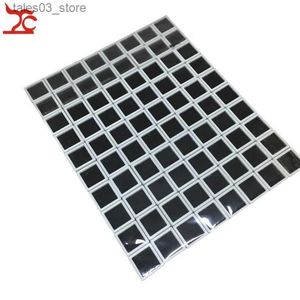 Pudełka biżuterii 80PCS plastikowe luźne diamentowe wyświetlacze pudełko kamienne pudełko białe klejnot klejnot czarne pianki pience pudełko pudełko wisiorek 3*3*2 cm Q231109