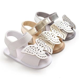 Primeiros caminhantes sapatos de bebê sandálias de verão das meninas solar sola sola larga larga de ouro e gancho prateado e sapatos de caminhada de berço de laço 230410