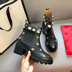 Designer Women Short Boots Classic Thick Heels Leather shoe Lady High heeled boot cowhide Belt buckle Metal shoe Winter Snow Booties Oxford Bottom Ankle Shoes