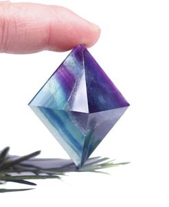 Energy Generator Orgone Pyramid Natural Crystal Tower Arts for EEnergy Protection Healing Meditation Orgonite PyramidsCrystal3533922