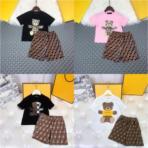 ブランド幼児服セットベビーキッズボーイズガールズ服夏の高級 Tシャツとショーツトラックスーツ子供服半袖シャツスポーツスーツ