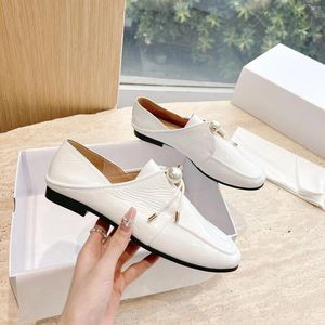 Klänningskor 2023 Spring Summer Casual Low Heels Pearl Decor Round Toe For Women Solid Color äkta läderpumpar Storlek 35-40