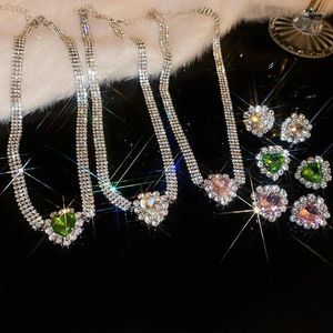 Collana di orecchini set di lusso verde rosa set di cuori di cristallo per le donne Accessori per feste di nozze strass amore