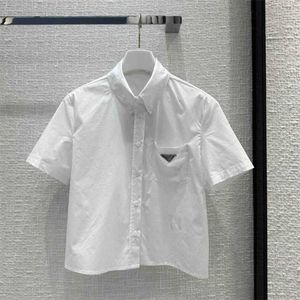 2023 neue Frauen-Qualitäts-T-Shirt Familien-Sommer-einfaches Dreieck-Taschen-weißes Hemd-beiläufiges vielseitiges Oberteil