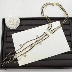 Collana regalo di stile di lusso Collana con ciondolo di marca di design Gioielli di Natale di moda Collana di regalo di amore giovanile Boutique Commercio all'ingrosso a catena lunga da donna