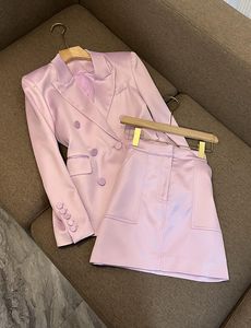 2023 rosa / grön färg Tvådelad klänningssatser långärmad skår-lapel enkelbröst blazers topp hög midja korta kjol kostymer set o3a092242