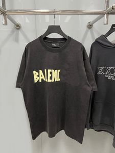 23SS Top Designer Populära mode High Street Cotton Hugh Kort ärm T-shirt Handla Löst bokstäver Topptryck för män och kvinnor