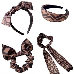 Hårtillbehör Kvinnor Damer Hårband Designer Nya bokstäver Huvudbandsmycken Mens Silk Cross Headbands Scarf