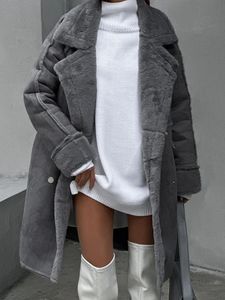 Женская длинная куртка из искусственного меха из искусственного меха, женское плюшевое пальто большого размера с лацканами, зимняя толстая теплая куртка из овечьей шерсти, женская повседневная модная винтажная верхняя одежда 231109