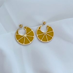 Hoop Huggie Real 18k Gold Lemon Flower Earlists أحواض المجوهرات