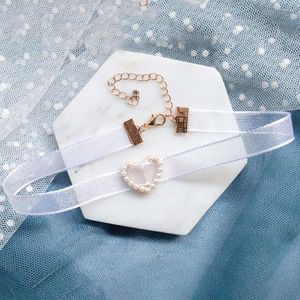 Collana girocollo alla moda per donna, pizzo adorabile, perla, ciondolo a cuore, clavicola corta, gioielli estetici, regalo per lei