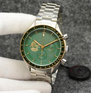 Orologio sportivo al quarzo da uomo di lusso con batteria Eyes on the stars Edizione limitata Quadrante bicolore in oro e verde Acciaio inossidabile Professionale Dive 1970 Designer