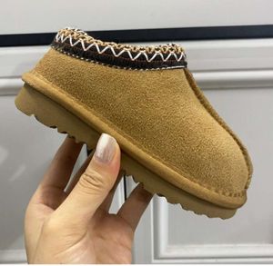 Scarpe per bambini Prescolare PS Pantofole Tasman II per bambini Tazz Scarpe per bambini Ciabatte in pelliccia di castagno Pelle di pecora Shearling Classic Ultra Mini Boot Sabot invernali Slip-on Lana Little b80