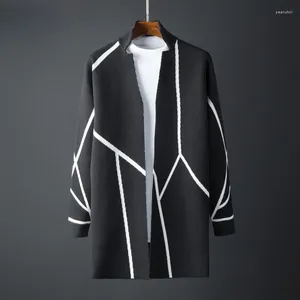 Męskie swetry męskie Mężczyźni wiosna i jesień mody cienkie płaszcze swetra Slim Fit V-Neck Cardigan Clothing Męskie Kurtki dla dzianiny C124