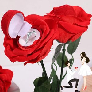 Torebki biżuterii Cteeative Rose Flower Ring Boxes Red Velvet Karki Poleśnia Pudełko prezentowe Ślubne Ślub Sieć magazyn