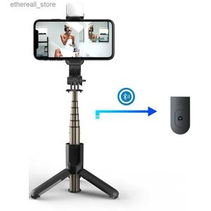 Selfie-Einbeinstative 2022 Mini Wireless Bluetooth Selfie Stick Klappbares Stativ aus Aluminiumlegierung mit Fülllicht-Auslöser-Fernbedienung Q231110