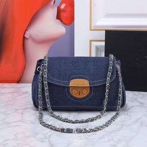 Chain Denim Bag Flip Shoulder Handbag Artificial Leather Hardware Buckle Letter Zipper Inner Pocket Hemp Lokomotivväskor Hög kapacitet Dubbelhandtag