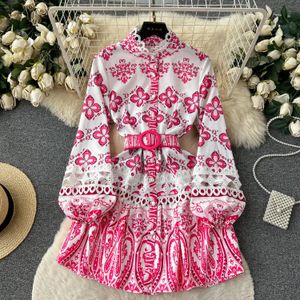 Temel gündelik elbiseler kadın nakış içi boş dikiş çiçek elbise pist standı puf kolu tek göğüslü çiçek baskı kemeri mini vestidos 2024