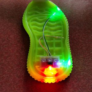 Sistema di luci lampeggianti da 50 paia alimentato da batteria a bottone --- Questi componenti elettronici solo per scarpe da bambino a LED, non possono essere caricati! D4.5