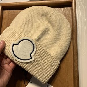 Chapéus de luxo designers mulheres gorro para homens chapéu de inverno chapéu de lã chapéu de malha beanie mens cp chapéu feminino estilo de fragrância de inverno moda quente chapéu de bola de cabelo