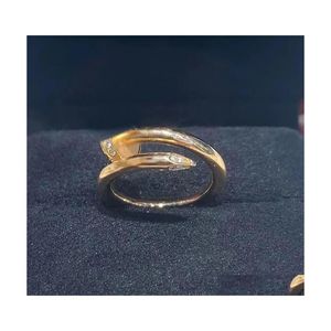 Parringar kvinnors designerälskare ring lyxiga smycken storlek 611 titanlegering guldpläterade diamanthantverk mode tillbehör aldrig dhraf
