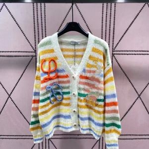 Designerns nya färgglada randiga sjöhäst päls kofta stil bär koreansk skolstil med en bantande tröja tröja jacka