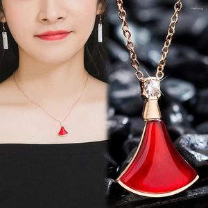 Pendant Necklaces WANGAIYAO All-match Fashion Small Skirt Necklace Female Titanium Steel Mother-of-pearl Clavicle Chain Fan-shaped