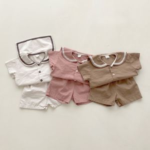 Kleidungssets Sommermode-Set für Kinder, süßes Baby, einfarbig, Matrosenkragen, kurzärmliges Oberteil und Kinderjungen, lockere Baumwoll-Shorts 230410