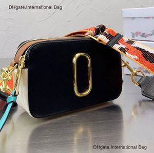 MJ Snapshot Woven Crossbody Bag Vielseitige kleine Tasche Kameratasche Mode Mini Tasche für Straßenfotografie Lässige Ausflüge Tasche mit Gold