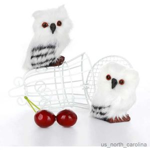 Animais de pelúcia de pelúcia enfeite de coruja de Natal brinquedo branco preto peludo pelúcia bebê coruja modelo peludo pássaro bonito enfeite de Natal para decoração de mesa de férias R231110