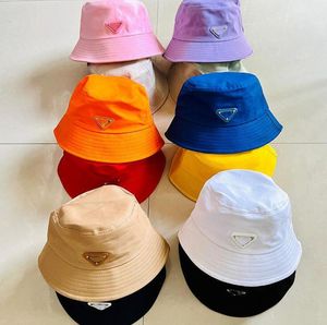 23SS P Family Inverted Luxury Designer Wide Hats Summer Beach Designer Letter Bucket Hats Män och kvinnor Pu Leather Fashion Hat Tryck avslappnad
